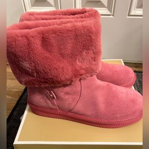 Yummy Michael Kors Winter lined boots!